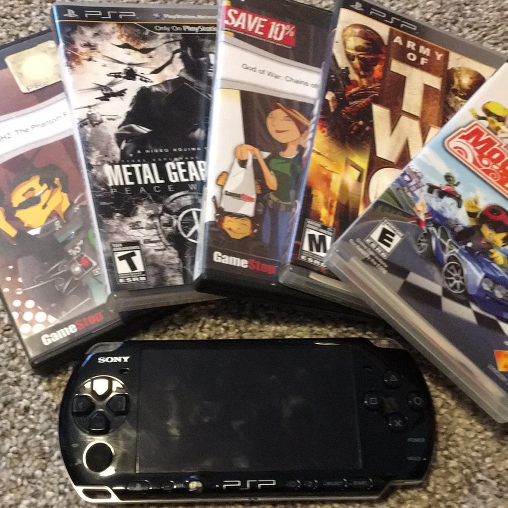 five psp games plus broken psp console